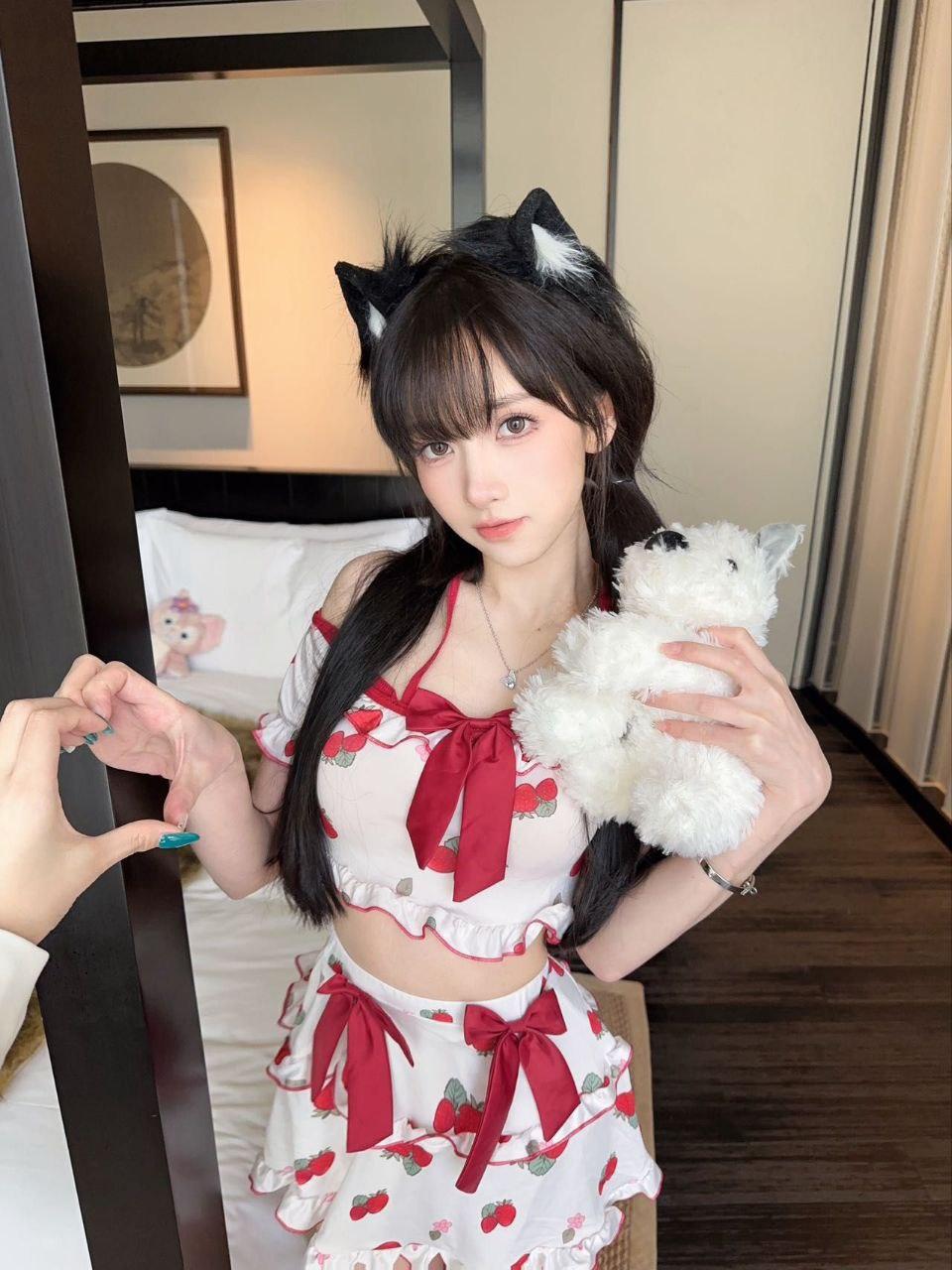 茶香四溢时,连风也学会了礼仪—一场关于品茶的静谧仪式